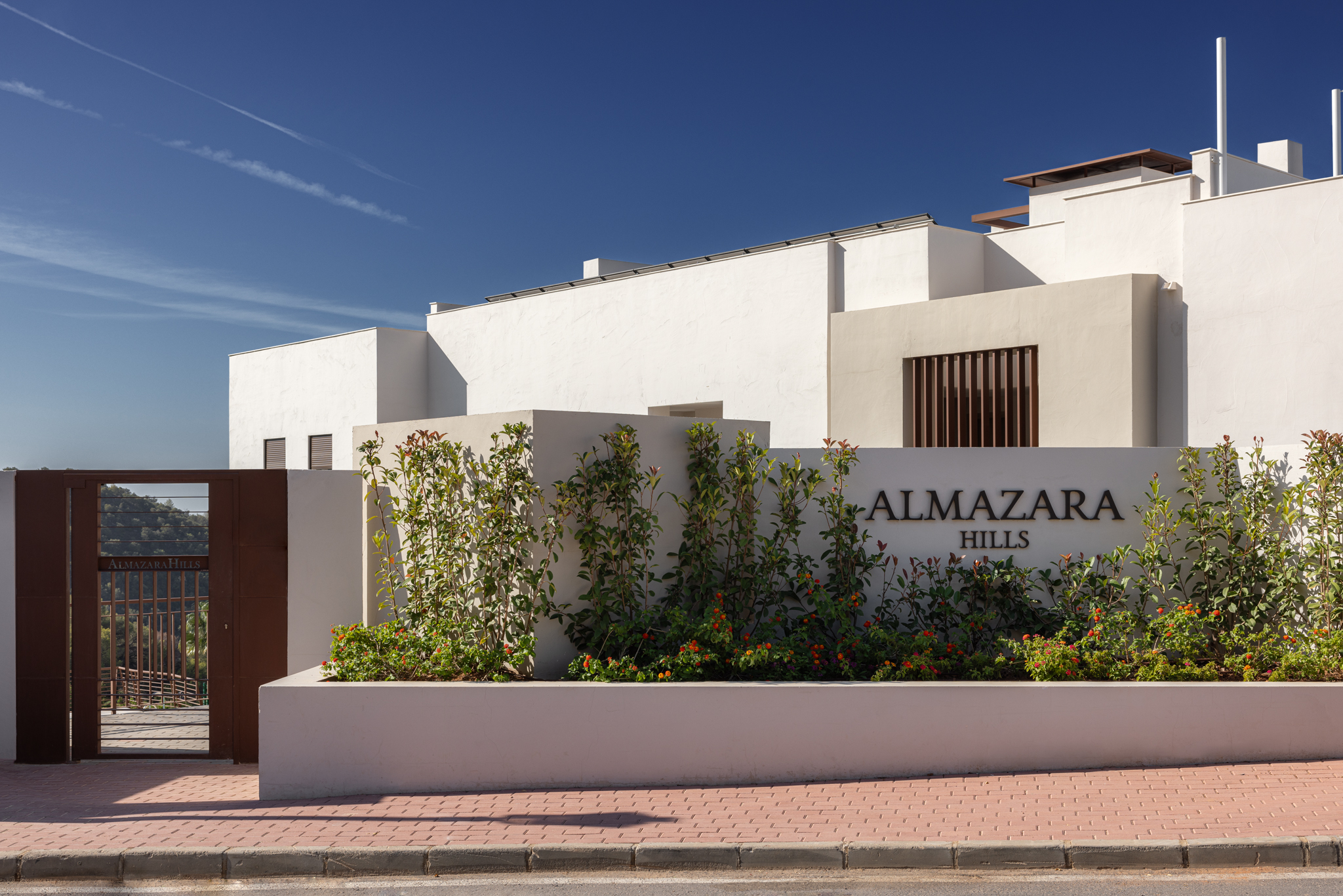 ALMAZARA HILLS